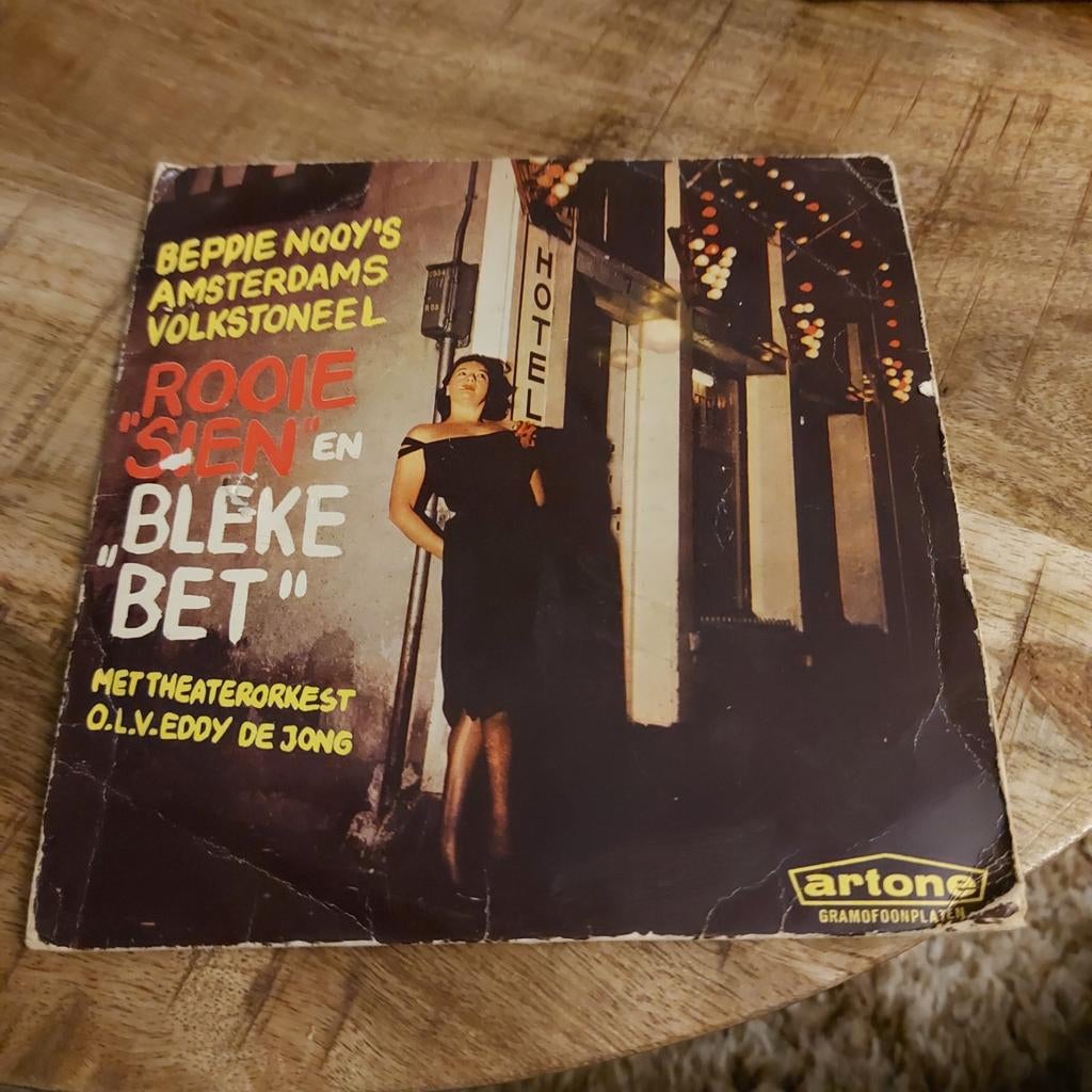 Beppie nooy / rooie sien en "bleke bet", Ophalen of Verzenden, Zo goed als nieuw