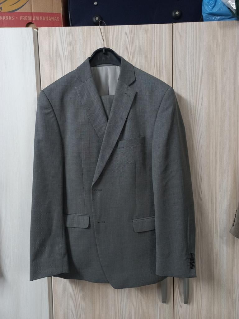 Een nog mooi Grijs kostuum van Tailir&Son in maat 25, Kleding | Heren, Kostuums en Colberts, Ophalen of Verzenden, Overige maten