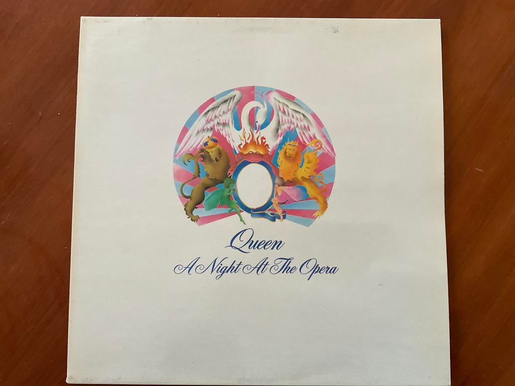 LP Queen A night  at the Opera, gaaf, Ophalen of Verzenden, Zo goed als nieuw, 12 inch, Poprock