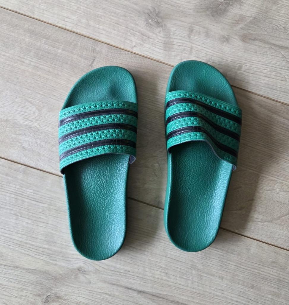 Adidas slippers 6 = 39.5 valt als 38, Kinderen en Baby's, Kinderkleding | Schoenen en Sokken, Adidas, Gebruikt, Jongen of Meisje