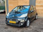 Peugeot 107 1.0 12V 5DR 2012 Airco, Voorwielaandrijving, Stof, Zwart, 4 stoelen