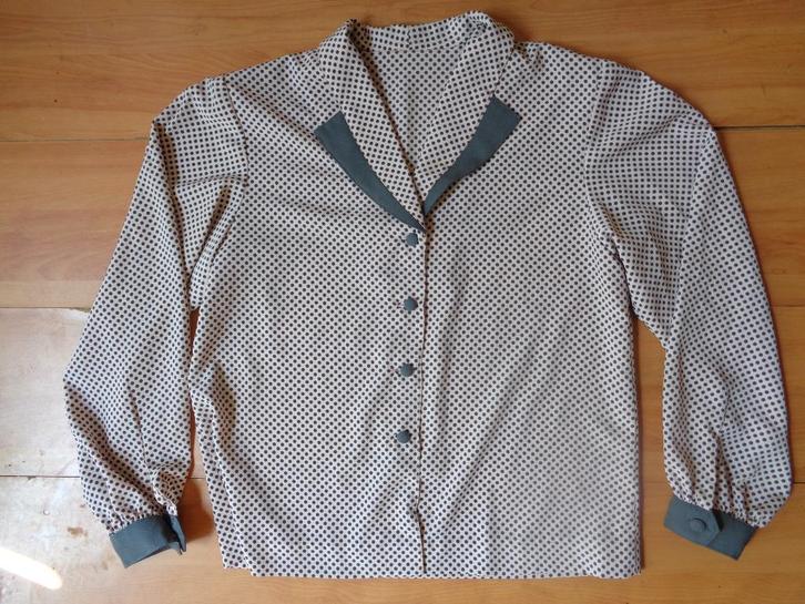 Blouse stippen / polka dots, Kleding | Dames, Blouses en Tunieken, Zo goed als nieuw, Maat 38/40 (M), Grijs, Ophalen of Verzenden