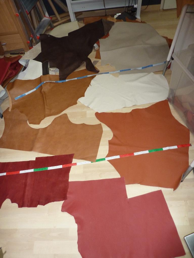 Grote resten nr 3 soepel echt leer rundleer, Hobby en Vrije tijd, Stoffen en Lappen, Overige kleuren, Verzenden, Leer of Kunstleer