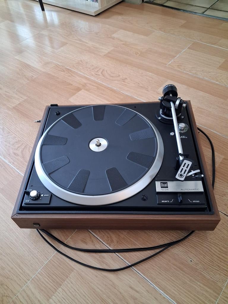 Dual 1234 Platenspeler, Automatisch, Ophalen of Verzenden, Zo goed als nieuw, Platenspeler
