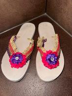 Witte slippers met bloemen, Slippers, Wit, Ophalen of Verzenden, Gedragen