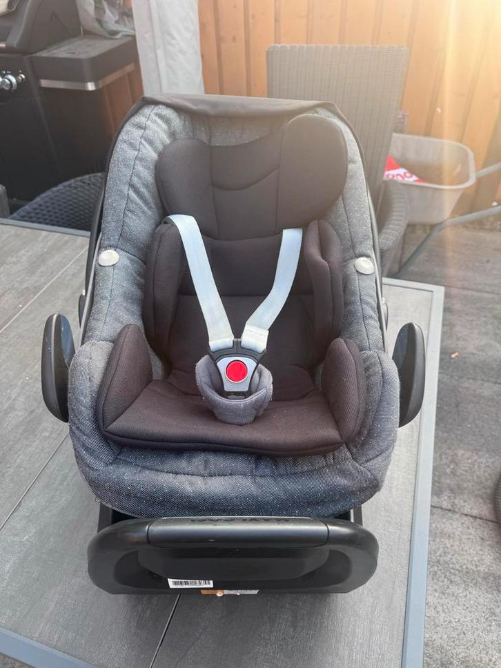 Maxi Cosi 2wayfix met inleg en voet contructie, Kinderen en Baby's, Autostoeltjes, Gebruikt, Maxi-Cosi, 0 t/m 18 kg, Isofix, Zijbescherming