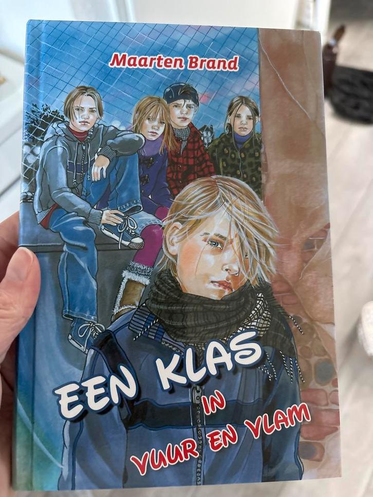 Een Klas in Vuur en Vlam - Maarten Brand (Jeugdboek), Boeken, Kinderboeken | Jeugd | onder 10 jaar, Gelezen, Fictie algemeen, Ophalen of Verzenden