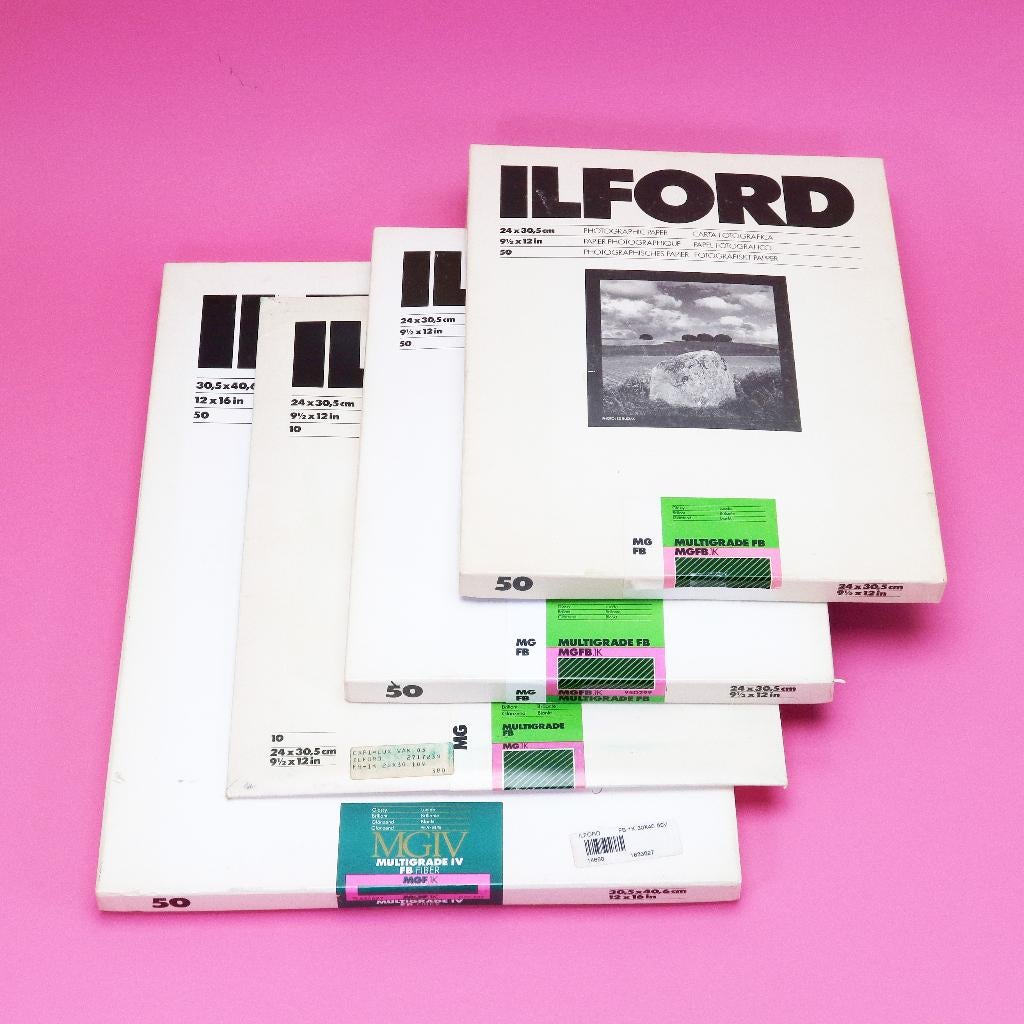 Ilford Multigrade FB barietpapier 30x40cm (1x) & 24x30cm (3x, Audio, Tv en Foto, Fotografie | Doka Toebehoren, Ophalen of Verzenden
