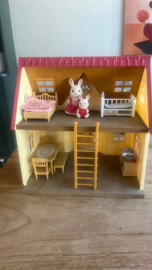 Grote verzameling Sylvanian Families met huis, bus en figure, Ophalen of Verzenden, Gebruikt, Poppenhuis