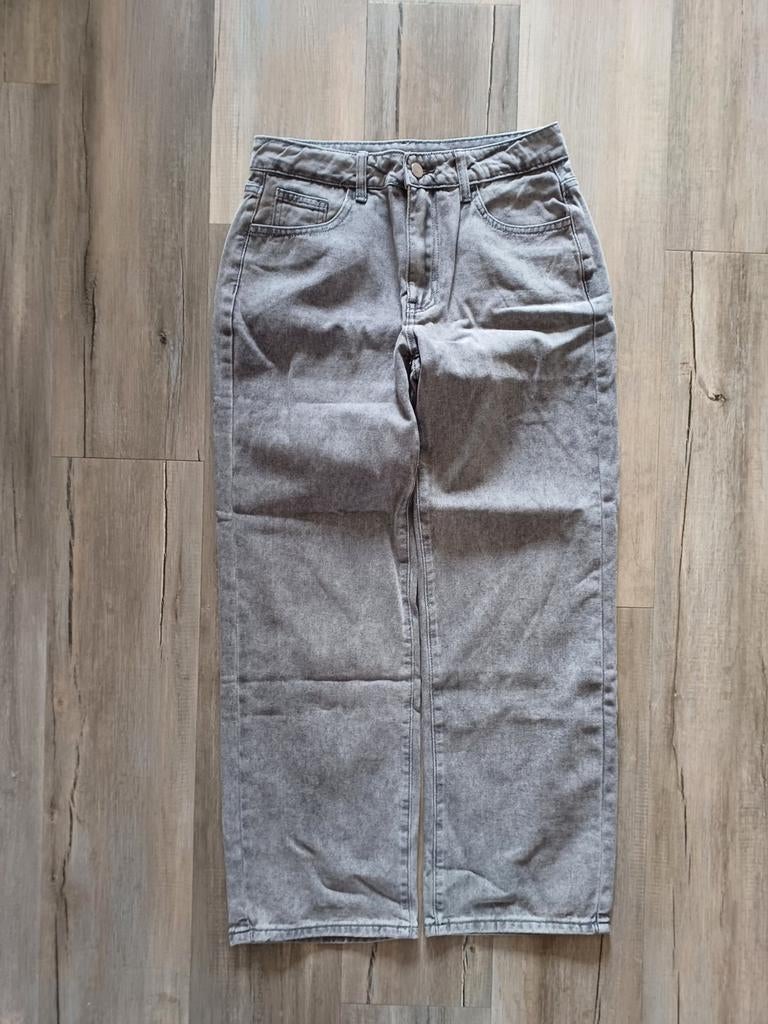 Nieuwe grijze spijkerbroek mt S, Kleding | Dames, Spijkerbroeken en Jeans, Ophalen of Verzenden, Nieuw, Grijs, W28 - W29 (confectie 36)