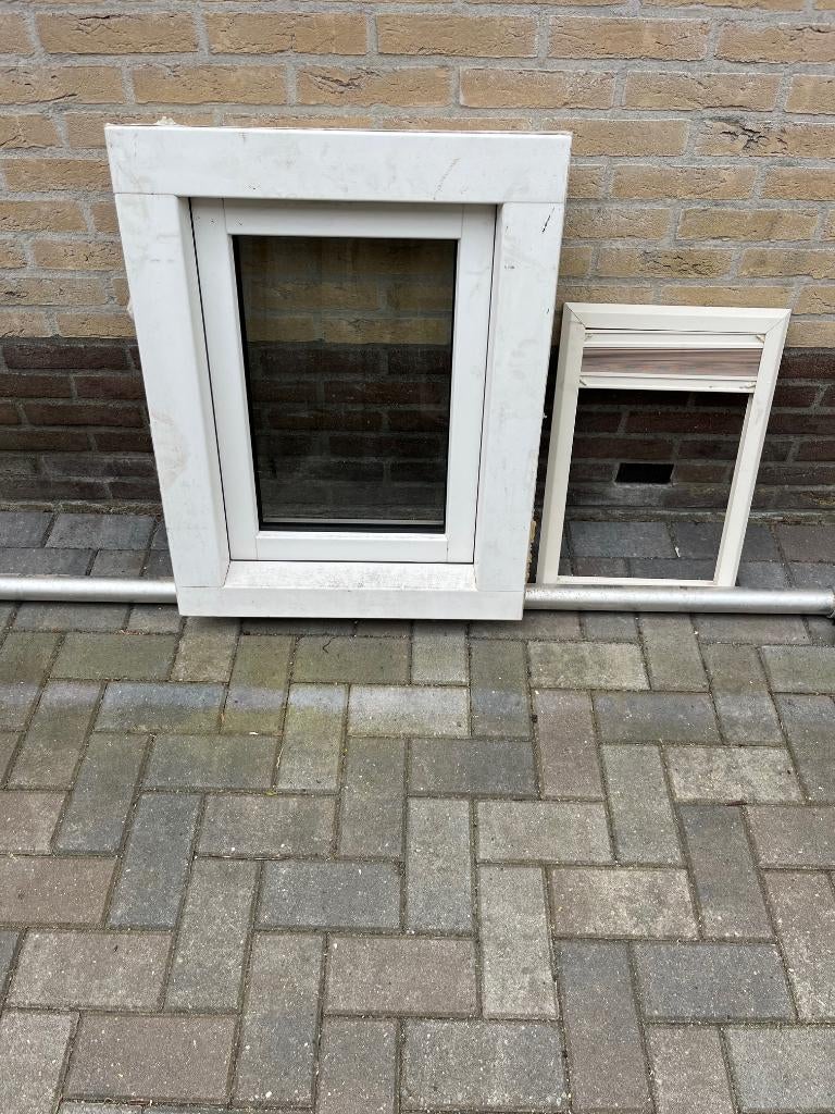 Kunststof kozijn met plise, Kunststof, Gebruikt, Raamkozijn, 75 tot 150 cm