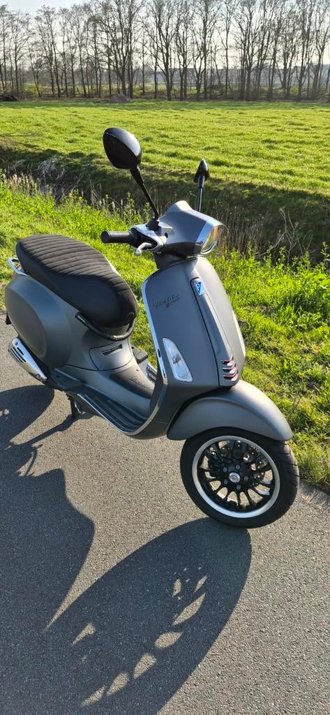 Vespa Sprint LAGE KMSTAND, Fietsen en Brommers, Scooters | Vespa, Ophalen, Zo goed als nieuw, Benzine