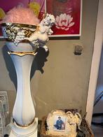 Pilaar met pot met engel erop, Huis en Inrichting, Woonaccessoires | Zuilen en Pilaren, Ophalen of Verzenden, Zo goed als nieuw