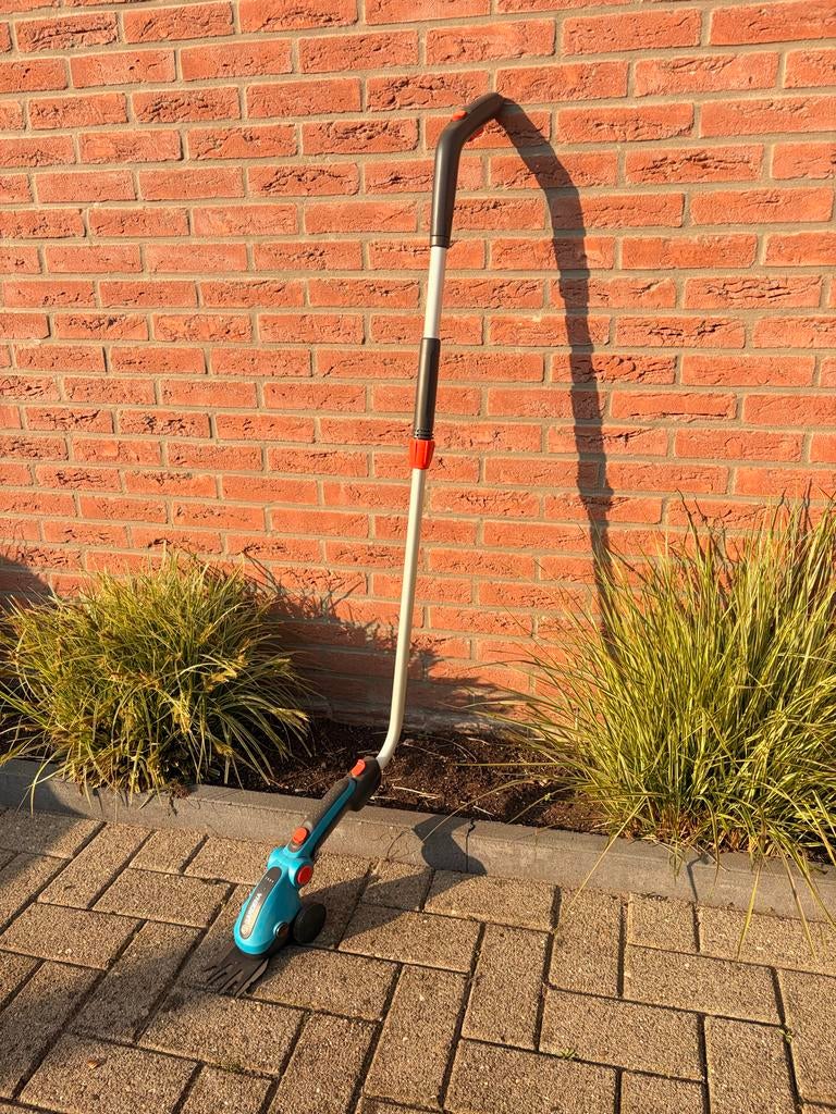 Gardena ComfortCut Li Accu Graskantenschaar, Ophalen, Zo goed als nieuw, Minder dan 10 cm, Accu
