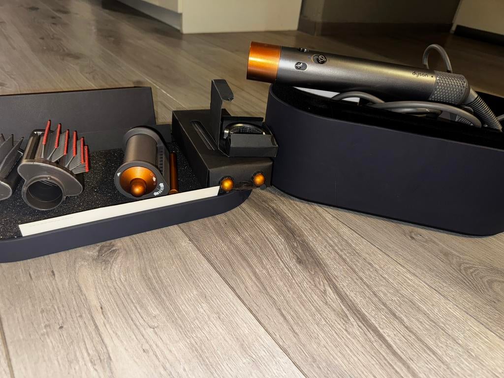 DYSON NEW HAIR DRYERC, Sieraden, Tassen en Uiterlijk, Uiterlijk | Haarverzorging, Ophalen, Zo goed als nieuw, Föhn of Haardroger