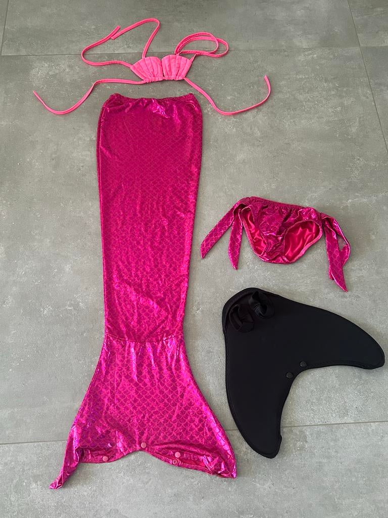 Zeemeerminstaart met bikini en monovin in fuchsia kleur, 140, Ophalen of Verzenden, Zo goed als nieuw, Meisje, Bikiniset