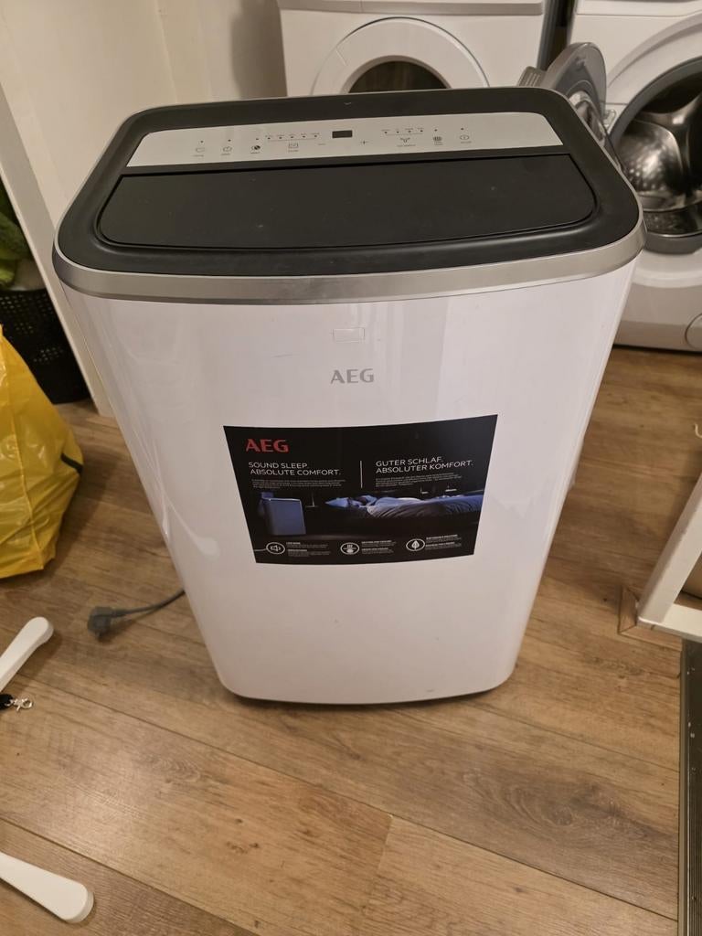 AEG Mobiele Airco AXP26U558HW - Koelen en Ontvochtigen, Witgoed en Apparatuur, Airco's, Ophalen, Koelen en Ontvochtigen, 3 snelheden of meer