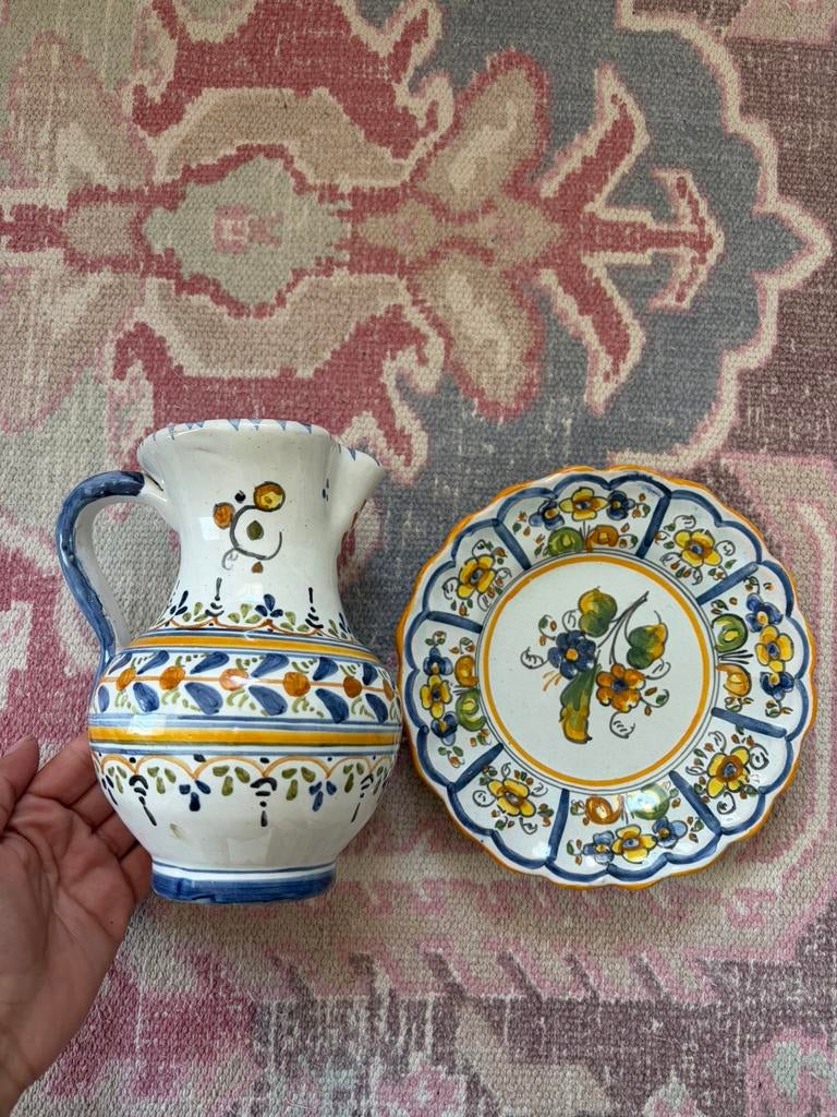 Spaanse aardewerk kan/vaas en wandbord handgeschilderd, Ophalen of Verzenden