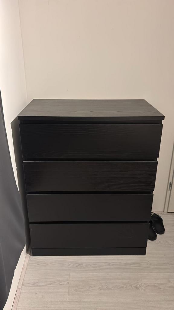 Zwarte ladekast Malm IKEA - 4 lades, 100 tot 150 cm, Zo goed als nieuw, 3 of 4 laden, 25 tot 50 cm