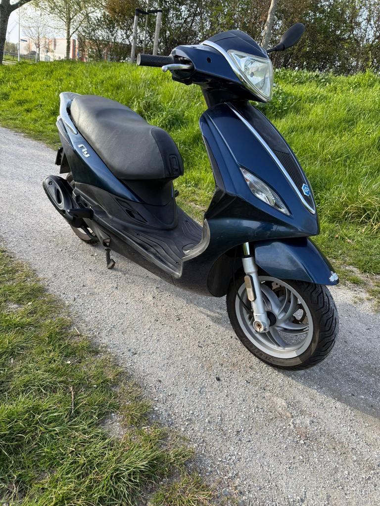 Piaggio New Fly - Geschikt voor milieuzones - 2013, Fietsen en Brommers, Scooters | Piaggio, Ophalen, Gebruikt, Maximaal 45 km/u