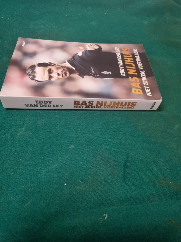 boek bas nijhuis niet zeiken voetballen, Ophalen of Verzenden