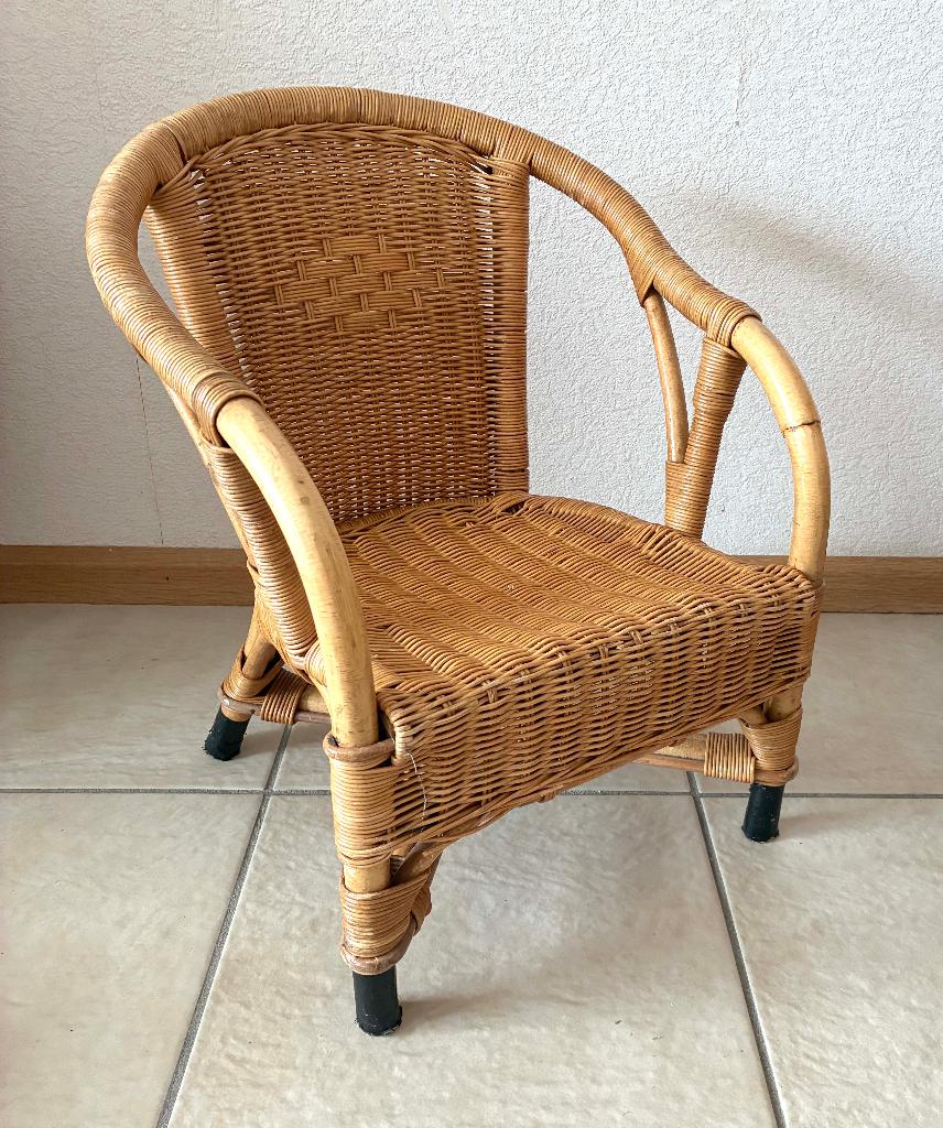 Rotan kinderstoeltje, Kinderen en Baby's, Kinderkamer | Tafels en Stoelen, Ophalen, Gebruikt, Stoel(en)