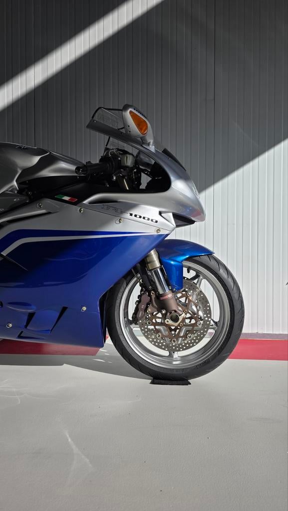 MV Agusta F4 1000 – Uniek zilver/blauw – Origineel NL, Motoren, 4 cilinders, Motorrijbewijs A, Super Sport, Particulier