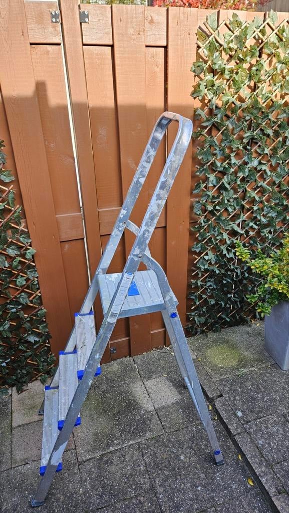 Huishoudtrap 4 treden, Doe-het-zelf en Verbouw, Ladders en Trappen, Ophalen of Verzenden