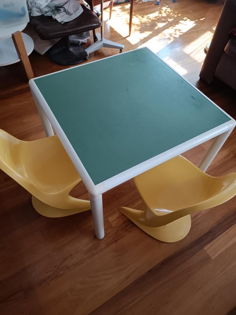 Jaren '70 Vintage Kindertafel met 2 Stoeltjes - Speelset, Ophalen, Gebruikt, Tafel