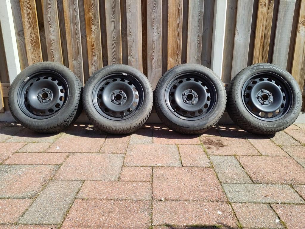 Vredestein Snowtrac 5 winterbanden op stalen velgen, Auto-onderdelen, Ophalen, Gebruikt, 16 inch, Banden en Velgen