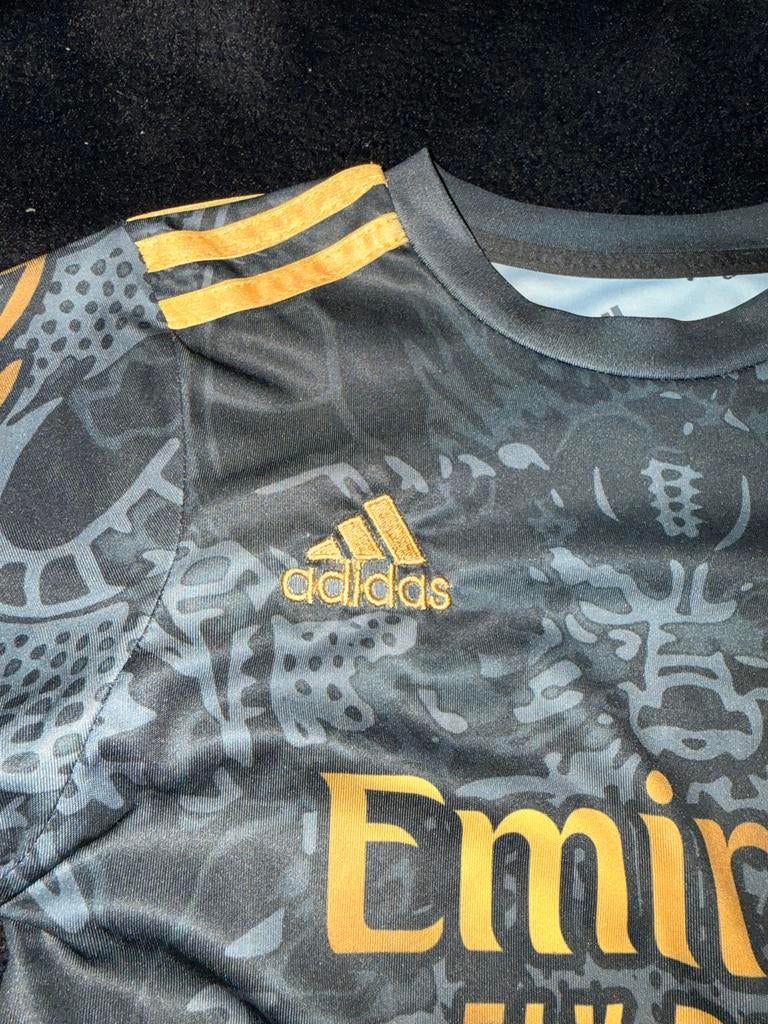 Adidas Real Madrid retro shirt Benzema, Ophalen of Verzenden, Nieuw, Jongen of Meisje, Sport- of Zwemkleding