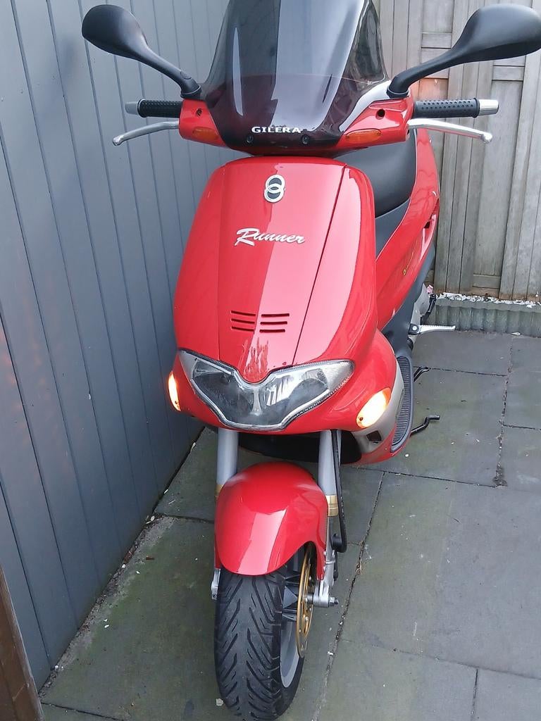 Gilera runner 125cc 2t. NL kenteken., Fietsen en Brommers, Scooters | Piaggio, Ophalen of Verzenden