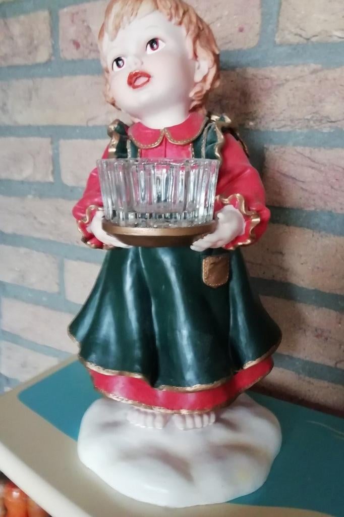 Kerstengel mooi met rood jurkje en groen schortje, Ophalen of Verzenden, Zo goed als nieuw