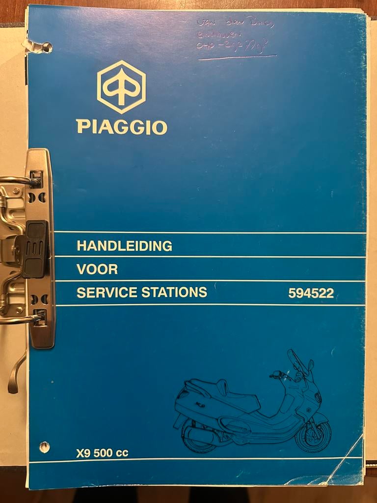 Werkplaatshandboek piaggio x9 en 500cc motoren, Ophalen of Verzenden, Gebruikt