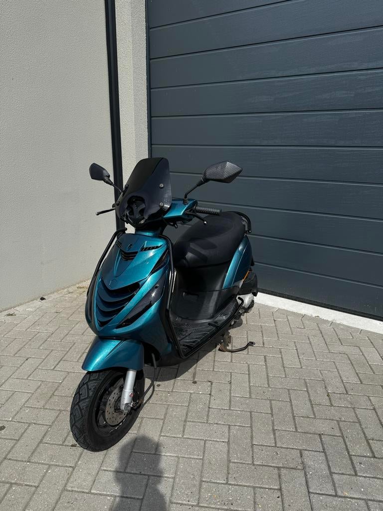 Piaggio Zip met LED verlichting en valbeugels, Ophalen, Gebruikt, Maximaal 45 km/u, Zip