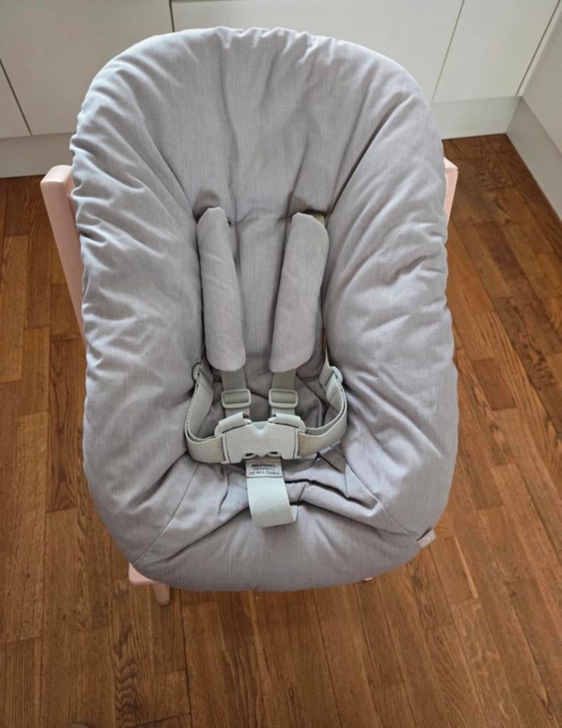 Stokke newborn set new born grijs 2 standen nieuw model!, Eu, Overige typen, Ophalen of Verzenden, Zo goed als nieuw