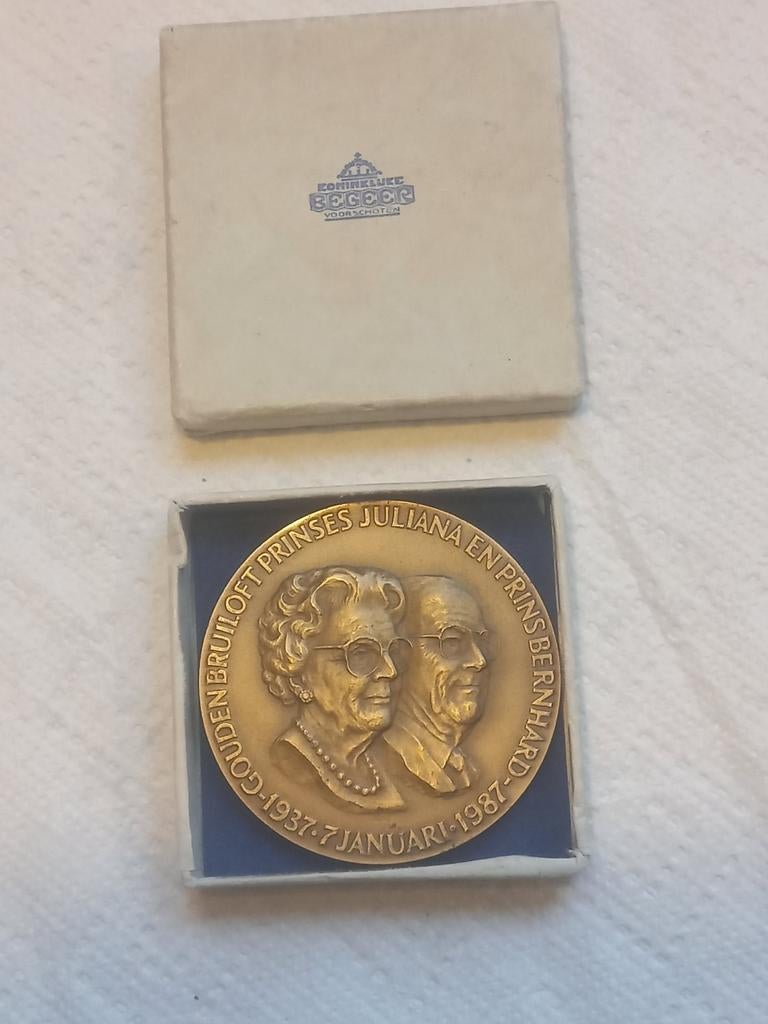 Penning Gouden Huwelijk Juliana & Bernhard 1937-1987, Postzegels en Munten, Verzenden, Brons, Nederland