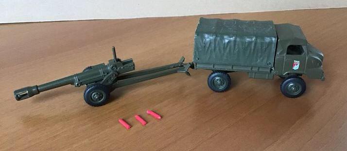 Solido Militaire (leger) Modelauto met kanon, Ophalen of Verzenden, Zo goed als nieuw, Bus of Vrachtwagen, Overige merken