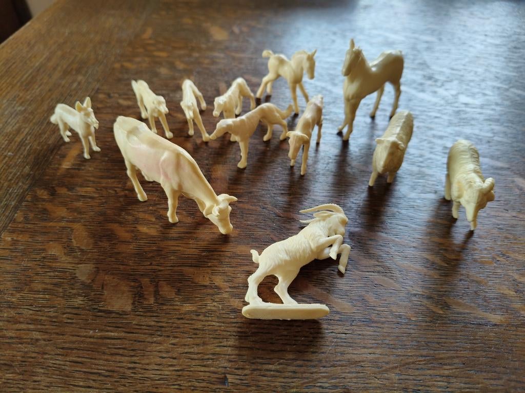 12 vintage plastic boerderijdieren, Ophalen of Verzenden, Gebruikt, 1:50 of kleiner
