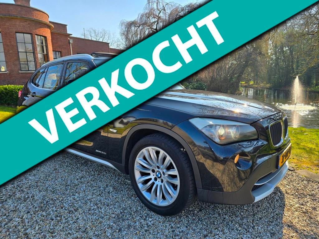 BMW X1 SDrive20i (EXPORT) PANORAMA/dak/XENON/leer, Auto's, BMW, Euro 5, Achterwielaandrijving, 4 cilinders, Zwart