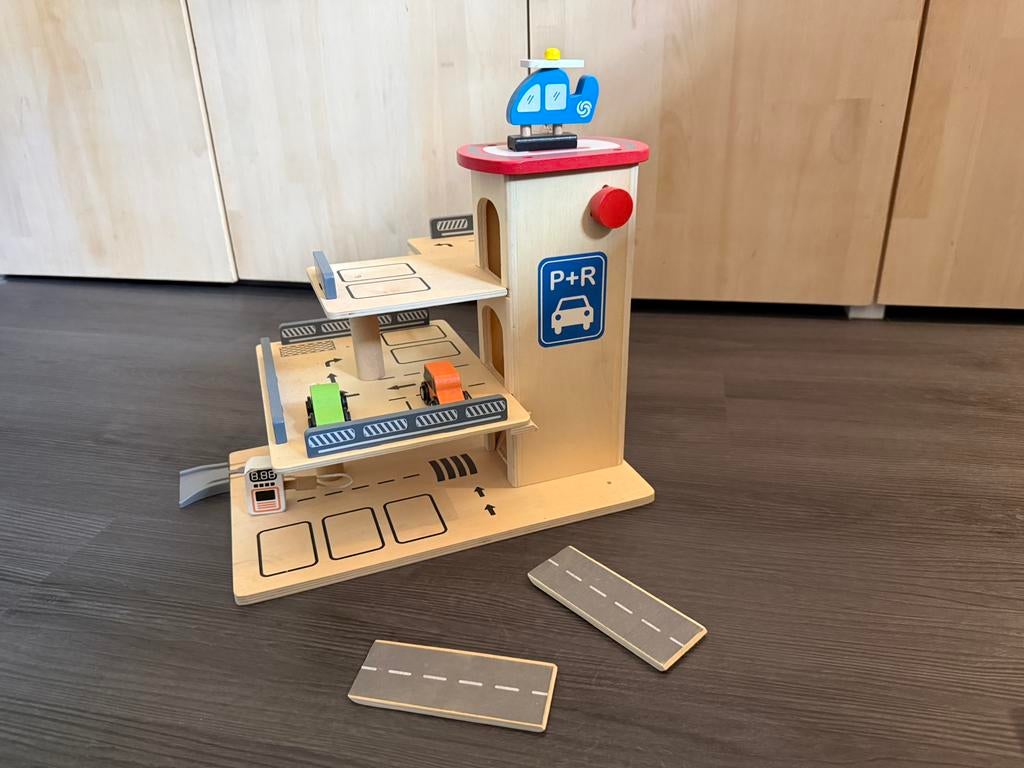 houten speelgoed pakeergarage, Ophalen of Verzenden, Zo goed als nieuw