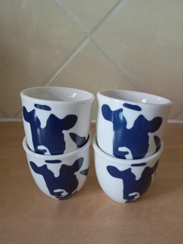 4 eierdopjes koe Friesland Campina, Overige typen, Ophalen of Verzenden, Zo goed als nieuw, Overige stijlen