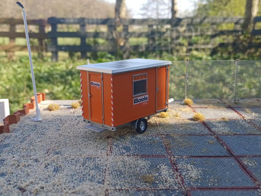 1:50 Boels rental schaftkeet bouwkeet, Hobby en Vrije tijd, Modelauto's | 1:50, Ophalen of Verzenden, Zo goed als nieuw, Bus of Vrachtwagen