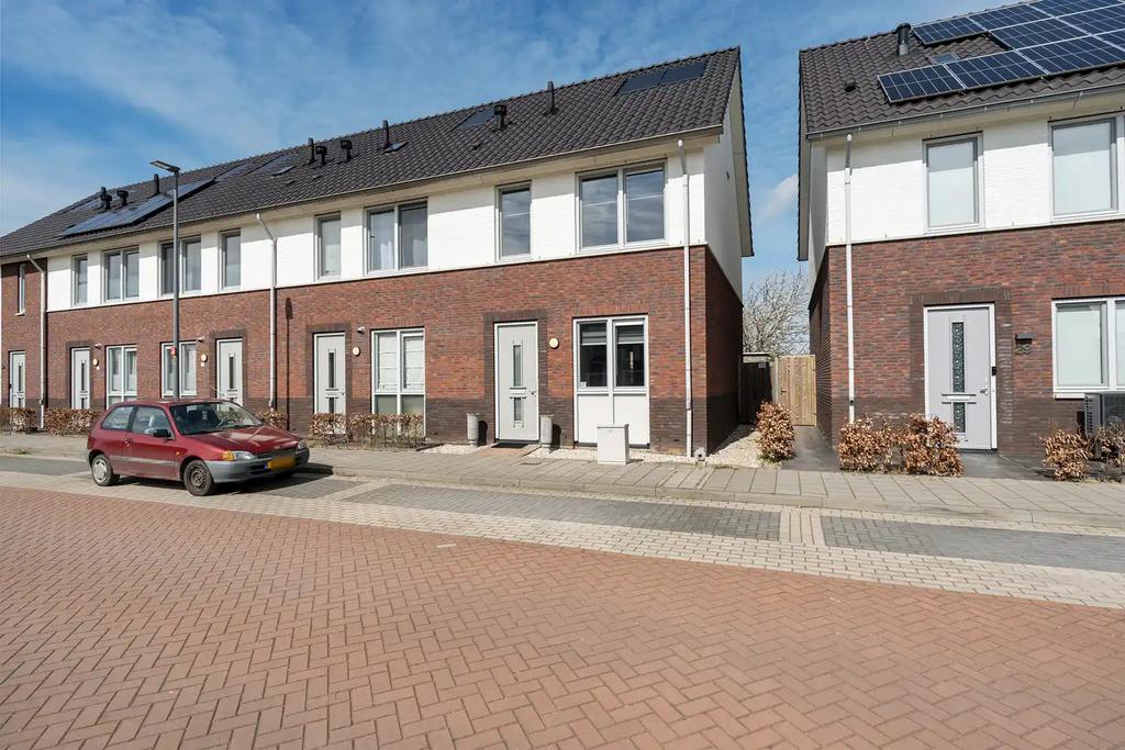 Hoekwoning te velddriel, Gelderland, Tot 200 m², 5 kamers, 113 m²