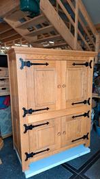 Massief Eiken Kast met Smeedijzeren Beslag, Ophalen, Met deur(en), Eikenhout, Zo goed als nieuw