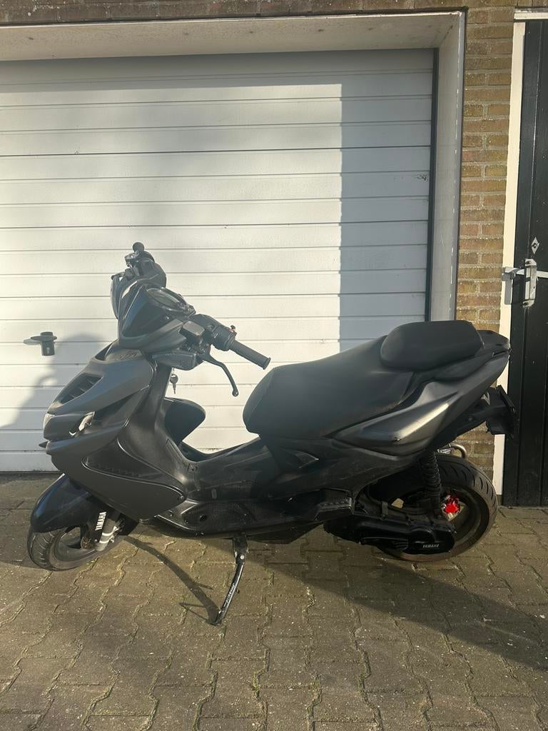 Yamaha aerox 70cc 2017, Fietsen en Brommers, Scooters | Yamaha, Zo goed als nieuw, Aerox, Tweetakt, Ophalen