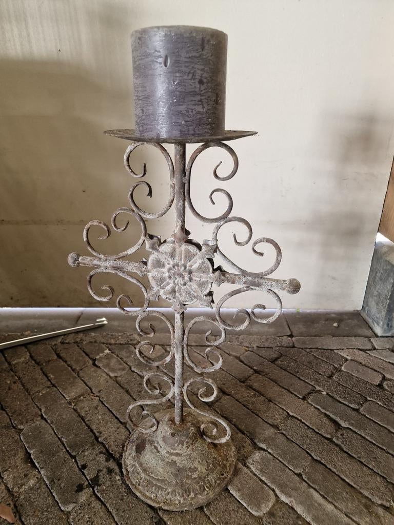 Oude smeedijzeren kaarsenstandaard - 52cm hoog, Ophalen