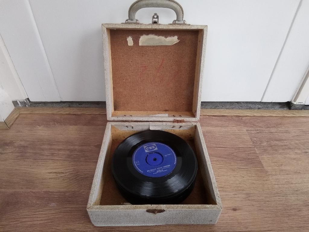 Koffertje singeltjes, Ophalen of Verzenden