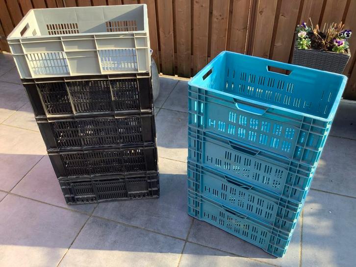 Stapelbare kratten, diverse kleuren en maten, Doe-het-zelf en Verbouw, Kratten en Dozen, Gebruikt, Krat, 50 tot 75 cm, 50 cm of meer