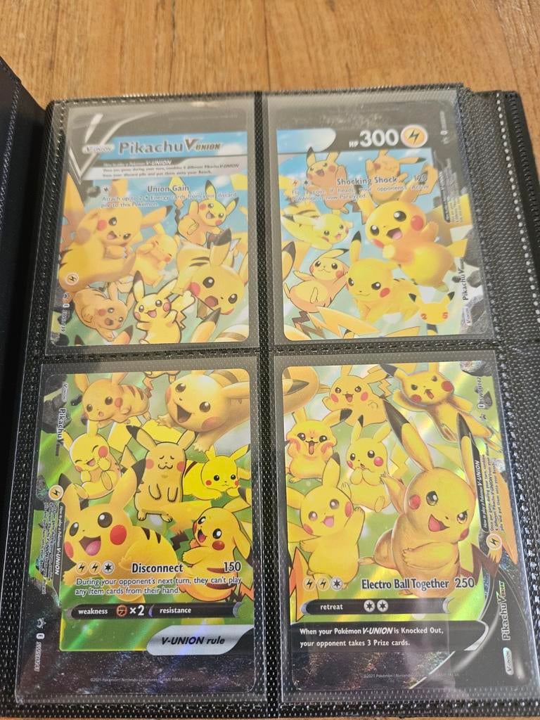 Pokemon promo kaarten in mapje, Ophalen of Verzenden, Zo goed als nieuw, Meerdere kaarten